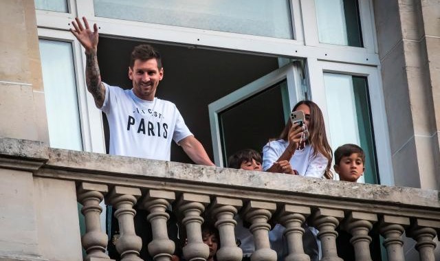 b体育下载-梅西在巴黎的第一个星期：家庭至上，一如以往