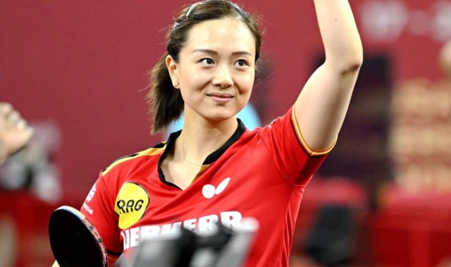 b体育-华裔乒乓球女神惊艳中国赛场，肤白貌美气质佳，颜值与实力兼备|万远|德国|刘家良|莎宾·温特|波尔卡诺娃_新浪体育_新浪新闻