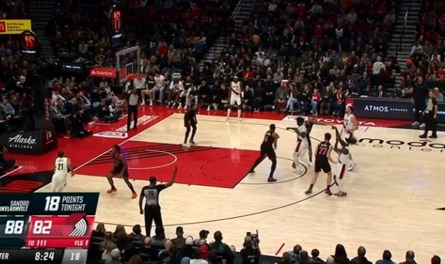 火力全开！朱·霍勒迪里突外投再得7分 帮助球队顽强咬住